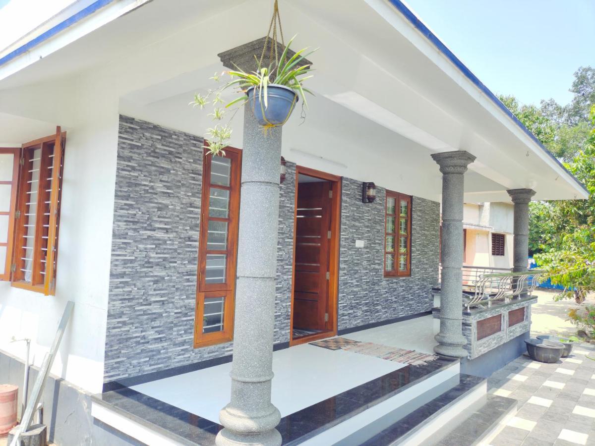 Marari La Rose Beach Homestay Марарикулам Экстерьер фото
